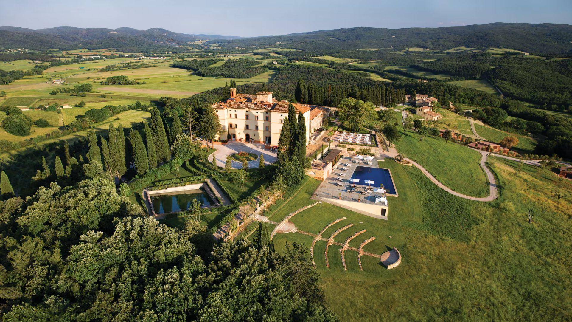Discovering Italy's Luxurious Getaways: A Guide to Exquisite Stays